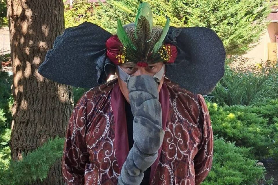 В Одесском зоопарке отметили день рождения самой взрослой слонихи Венди В Одесском зоопарке отметили день рождения самой взрослой слонихи Венди