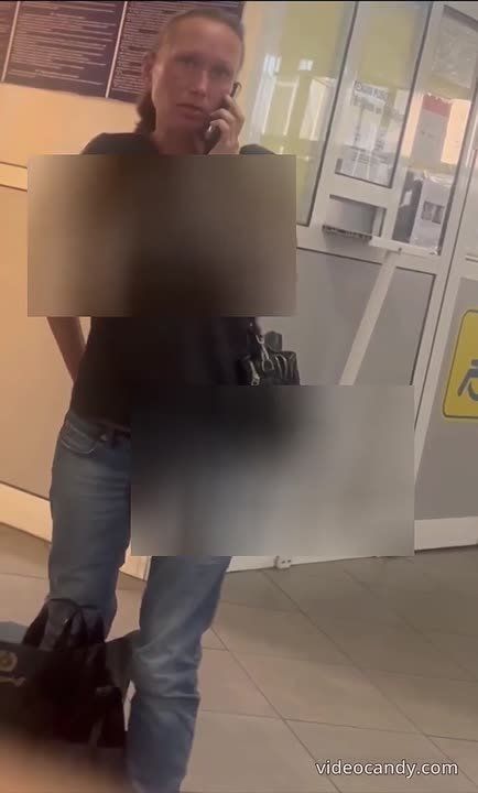 Бухущая дамочка в Одессе вынуждена была обосраться