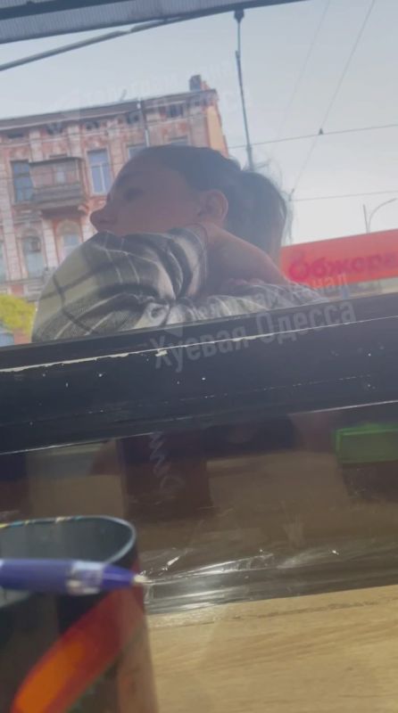 Шизуха пришла в шаурмичку и заявила, что в Одессу пришла испанская чума