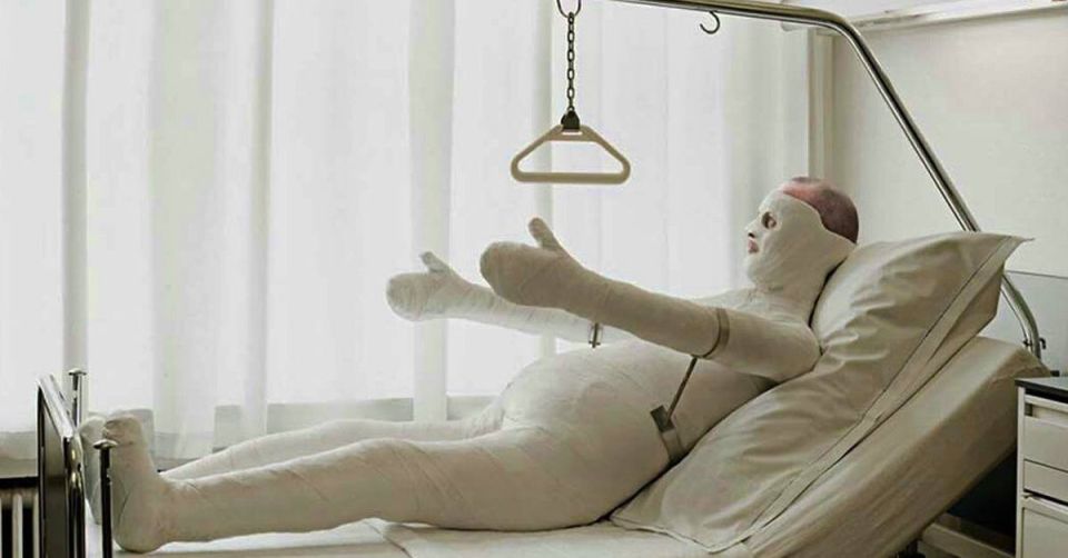 В Одессе парень решил проверить верность жены и вылетел с третьего этажа