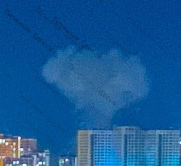 Прилеты Искандеров по аэродрому Школьный и Герани в окрестностях Одессы Прилеты Искандеров по аэродрому Школьный и Герани в окрестностях Одессы