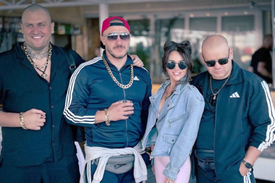 Бывший замгенпрокурора Украины зажег в Одессе в образе бандюгана из 90-х Бывший замгенпрокурора Украины зажег в Одессе в образе бандюгана из 90-х