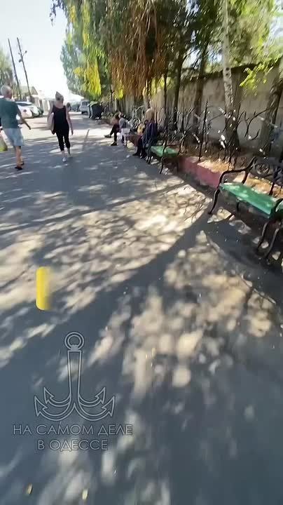 Ох уж эти базарчики возле моря! Кто что покупал с рук?