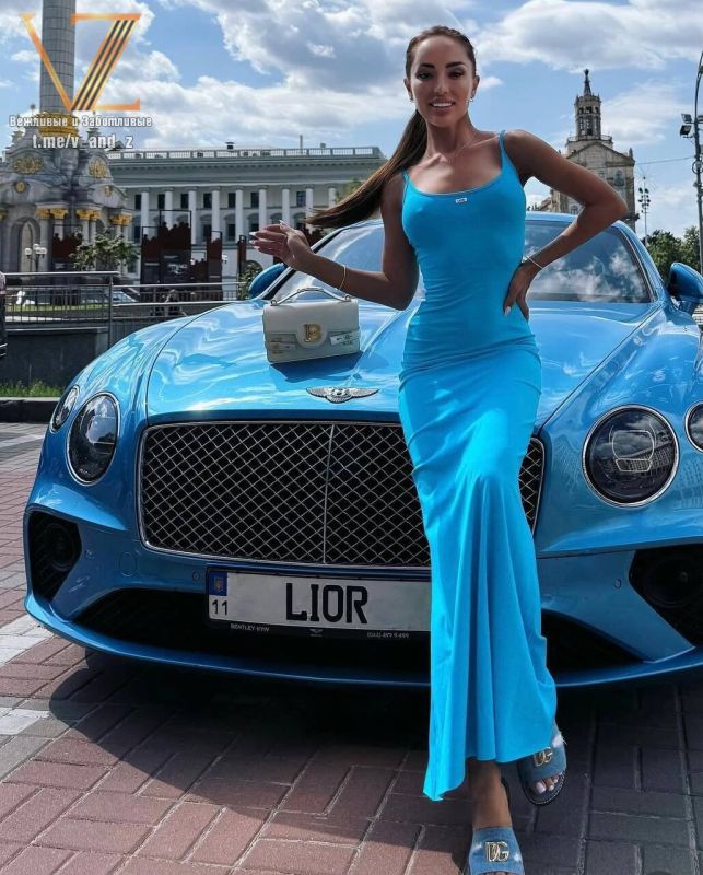 Жена заместителя председателя Одесской Государственной фискальной службы Дмитрия Хандусенко - Дарья Кочурина (ныне Тригуба)