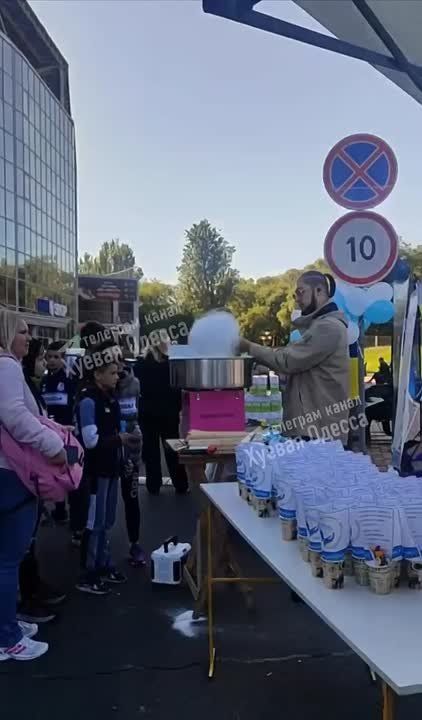 Сегодня одесситы разделились на два лагеря