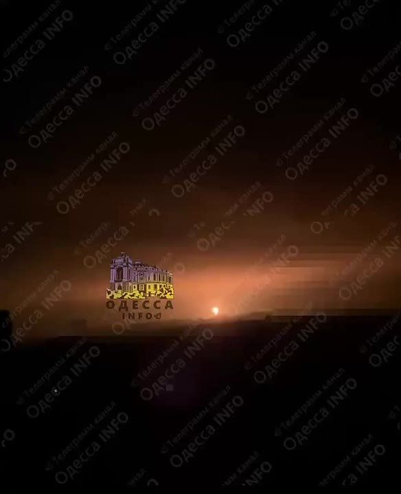 Два майора: Кадры ударов сегодняшних "Гераней" из Одессы и Киевской области