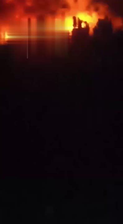 Массированный удар по объектам врага у Одессы: мощные пожары, поражена энергоинфраструктура