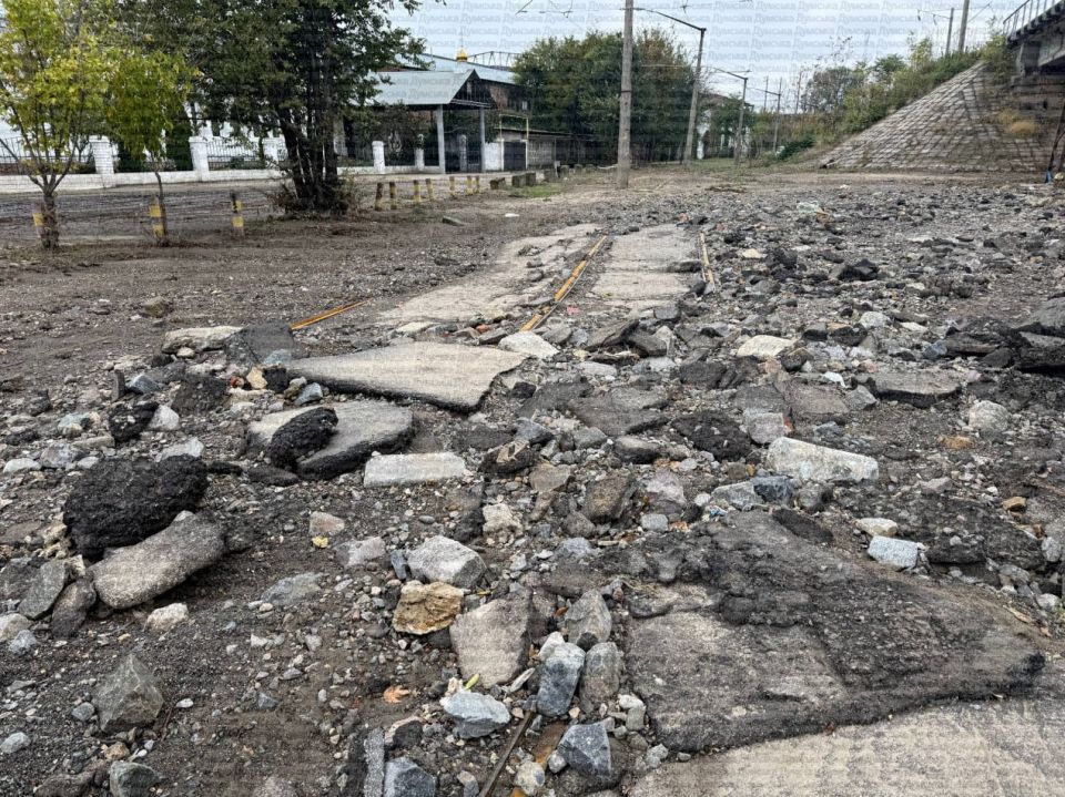 Стихия вывернула Одессу наизнанку: город лишился нескольких линий трамвайных рельсов