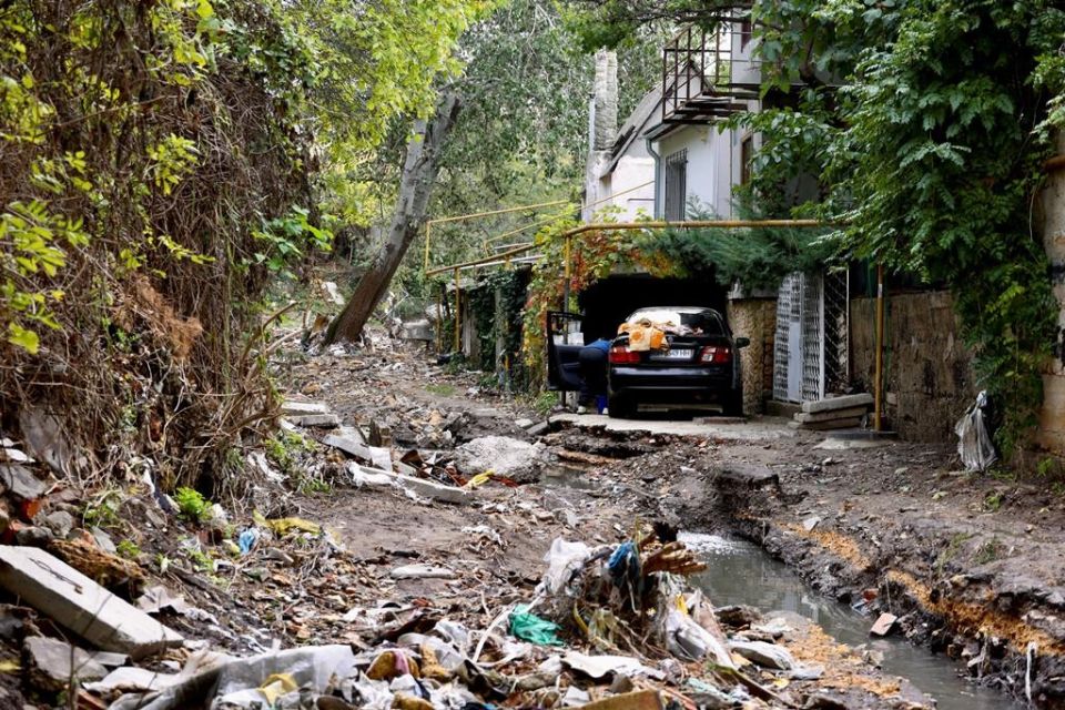В Одессе продолжают устранять последствия потопа В Одессе продолжают устранять последствия потопа