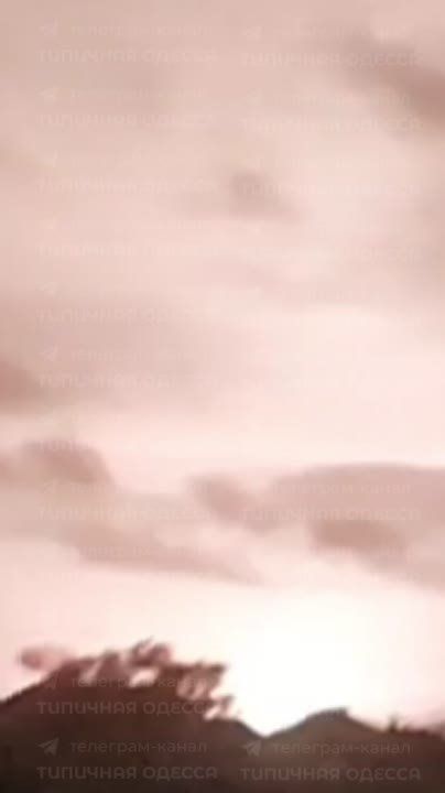 Мощная атака на Одессу: момент взрыва и исчезновения света в городе