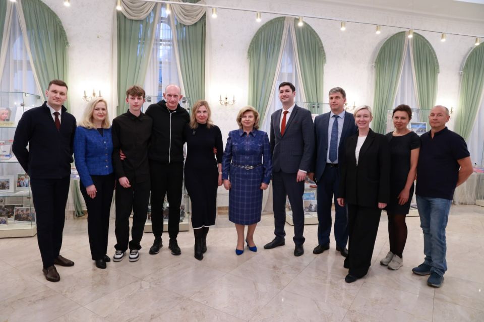 Татьяна Москалькова: Дом прав человека открыл двери для трогательного и долгожданного события – воссоединения семьи Елетиных из Нижегородской области после долгих лет разлуки Татьяна Москалькова: Дом прав человека открыл двери для трогательного и долгожданного события – воссоединения семьи Елетиных из Нижегородской области после долгих лет разлуки