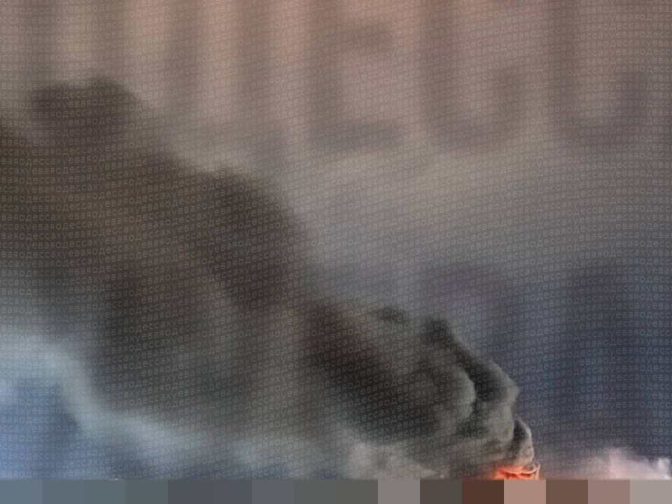 Сильный пожар в Одессе после налёта дронов Сильный пожар в Одессе после налёта дронов