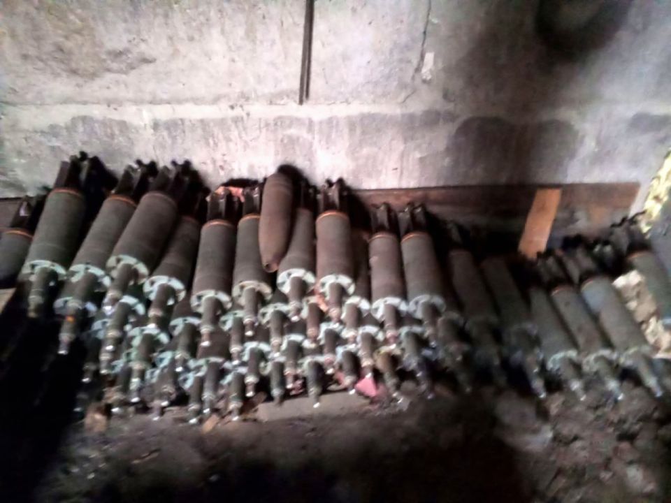 ОДЕССИТЫ ВНИМАНИЕ. На улице Базовой (выход на ул. Виноградная) в складском помещении, предположительно, обнаружены много армейских ящиков и сложенные танковые выстрелы