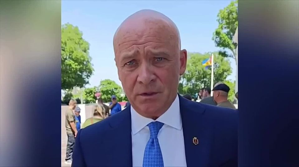 Офицер ВСУ создал петицию с призывом лишить гражданства мэра Одессы