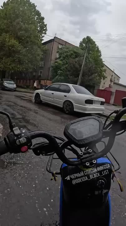 Курьер Glovo в Одессе отдал свои чаевые нуждающейся старушке