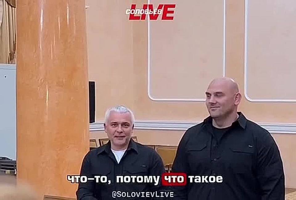 В новой военной администрации Одессы пожаловались, что бывший гауляйтер Труханов очень «оперативно» освободил занимаемую им должность, захватив с собой всю мебель и даже ковры