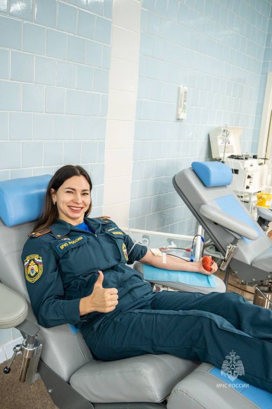 Камчатские спасатели МЧС России стали донорами крови в рамках акции «35 добрых дел» Камчатские спасатели МЧС России стали донорами крови в рамках акции «35 добрых дел»