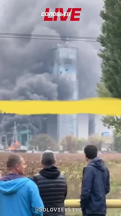 Мониторинговые каналы сообщают о нанесении серии ударов по следующим направлениям: