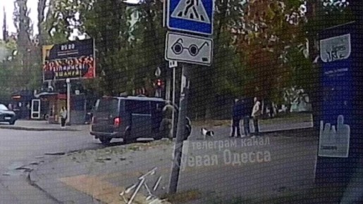 Главное — маневры. Ловкий велосипедист ушел от людоловов из ТЦК, пока те только вылезали из скотовозки