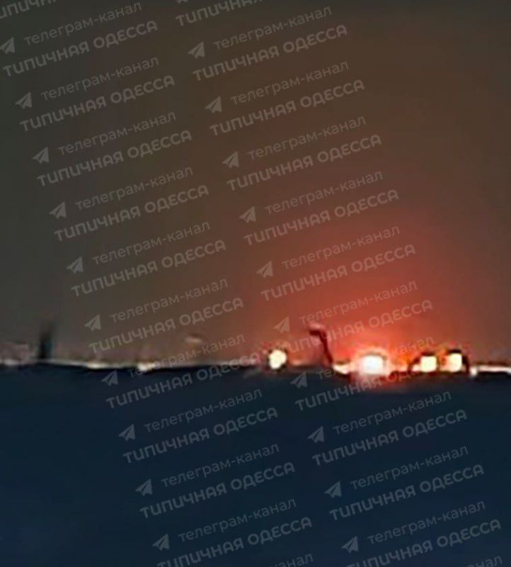 Взрывы в Павлограде, а до этого герани прилетали в Одессу, что запечатлено на фотографиях Взрывы в Павлограде, а до этого герани прилетали в Одессу, что запечатлено на фотографиях