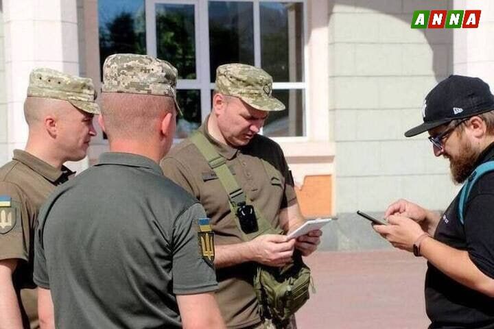 На Украине продолжается нарастающее противостояние между населением и военкоматами