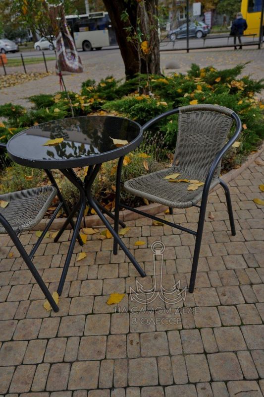 Осенью в Одессе это мягкий солнечный свет, который окрашивает город в пастельные тона, создавая неповторимое ощущение тепла, поэзии и легкой грусти Осенью в Одессе это мягкий солнечный свет, который окрашивает город в пастельные тона, создавая неповторимое ощущение тепла, поэзии и легкой грусти