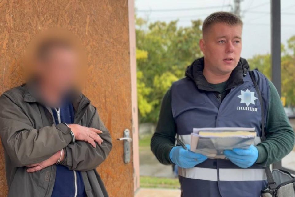 Гранатомёты, автоматы и боеприпасы в Одесской области продают прямо на пляже Гранатомёты, автоматы и боеприпасы в Одесской области продают прямо на пляже