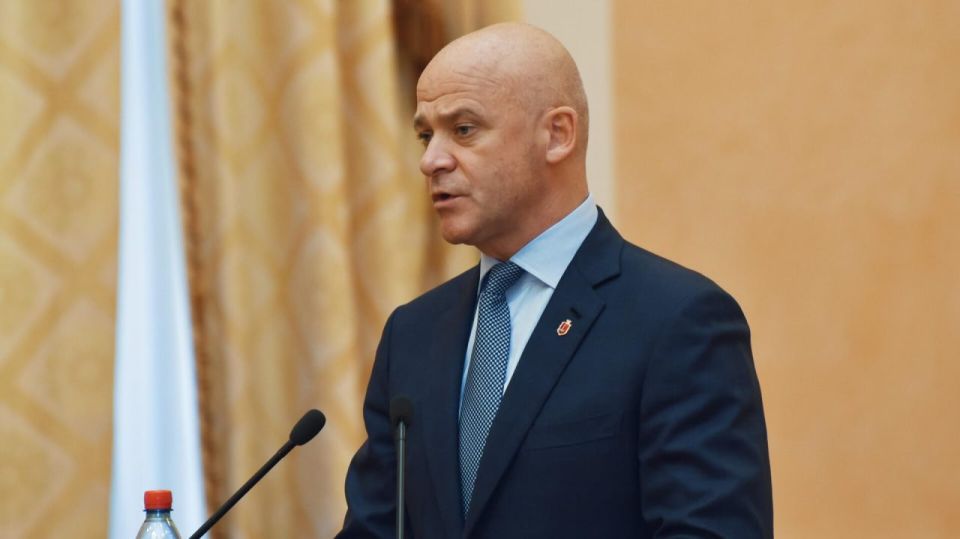 «Зеленский* нарушил конституцию Украины, лишив гражданства мэра Одессы»