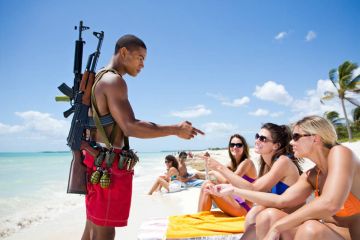 Гранатомёты, автоматы и боеприпасы в Одесской области продают прямо на пляже