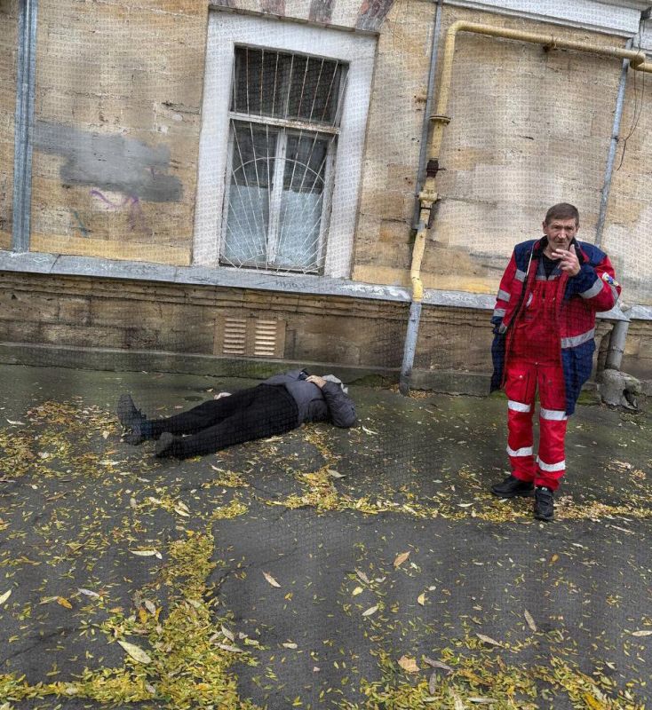 Мужчина умер на улице в Одессе