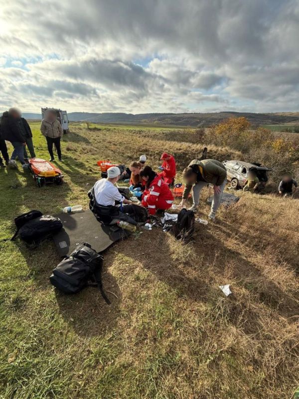 Семеро мужчин на BMW X5 пошли на прорыв границы Украины с Молдовой Семеро мужчин на BMW X5 пошли на прорыв границы Украины с Молдовой