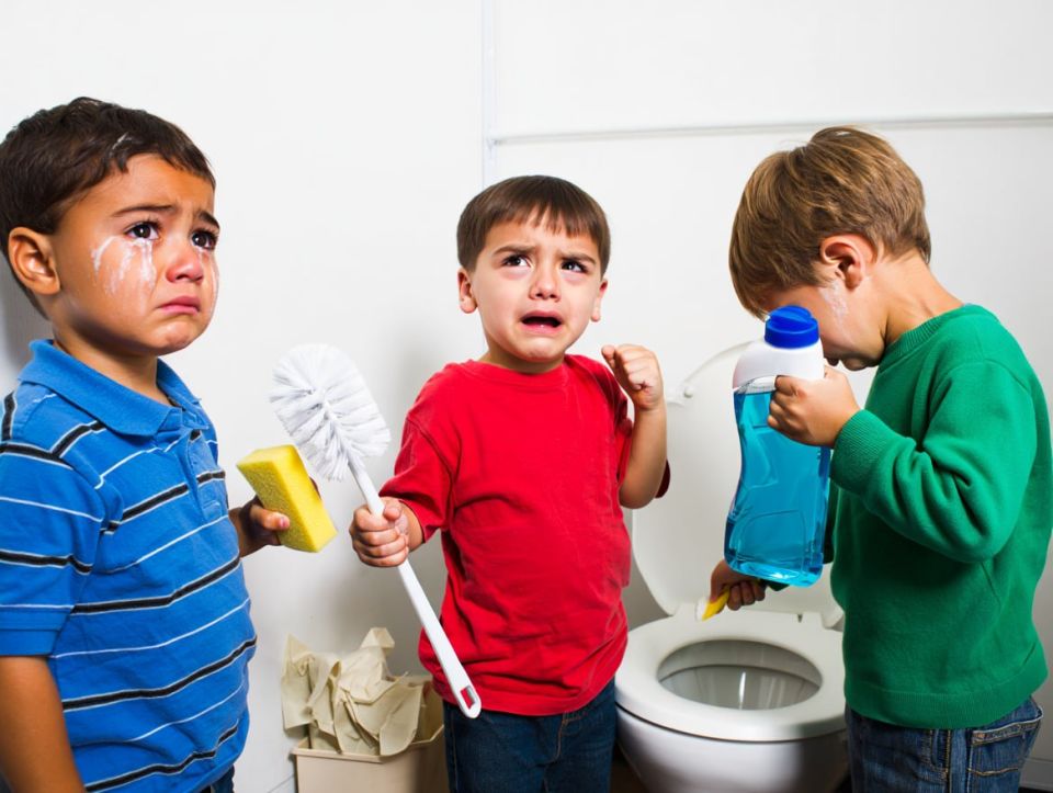 В детском саду в Одессе малышей наказывали мытьём унитазов