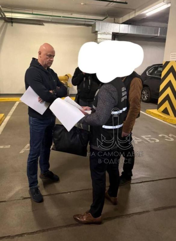 Труханова давят до конца. Эксу-мэру, который уже и не гражданин Украины, вменяют халатность из-за потопа