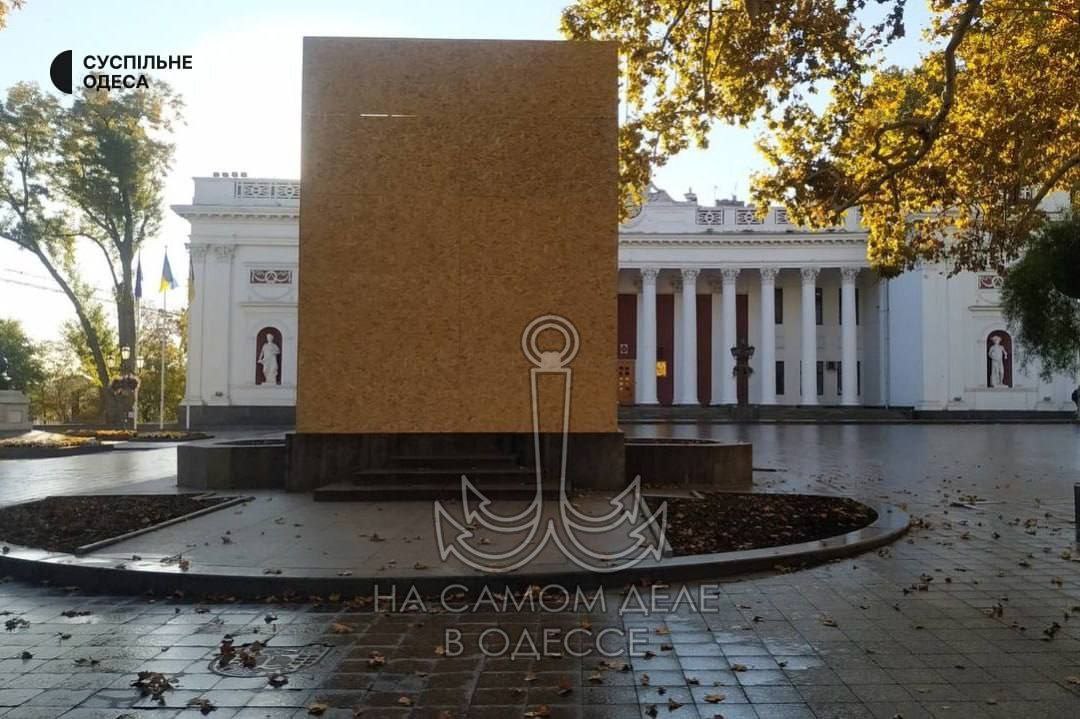 Вам это что-то не напоминает? Вам это что-то не напоминает?