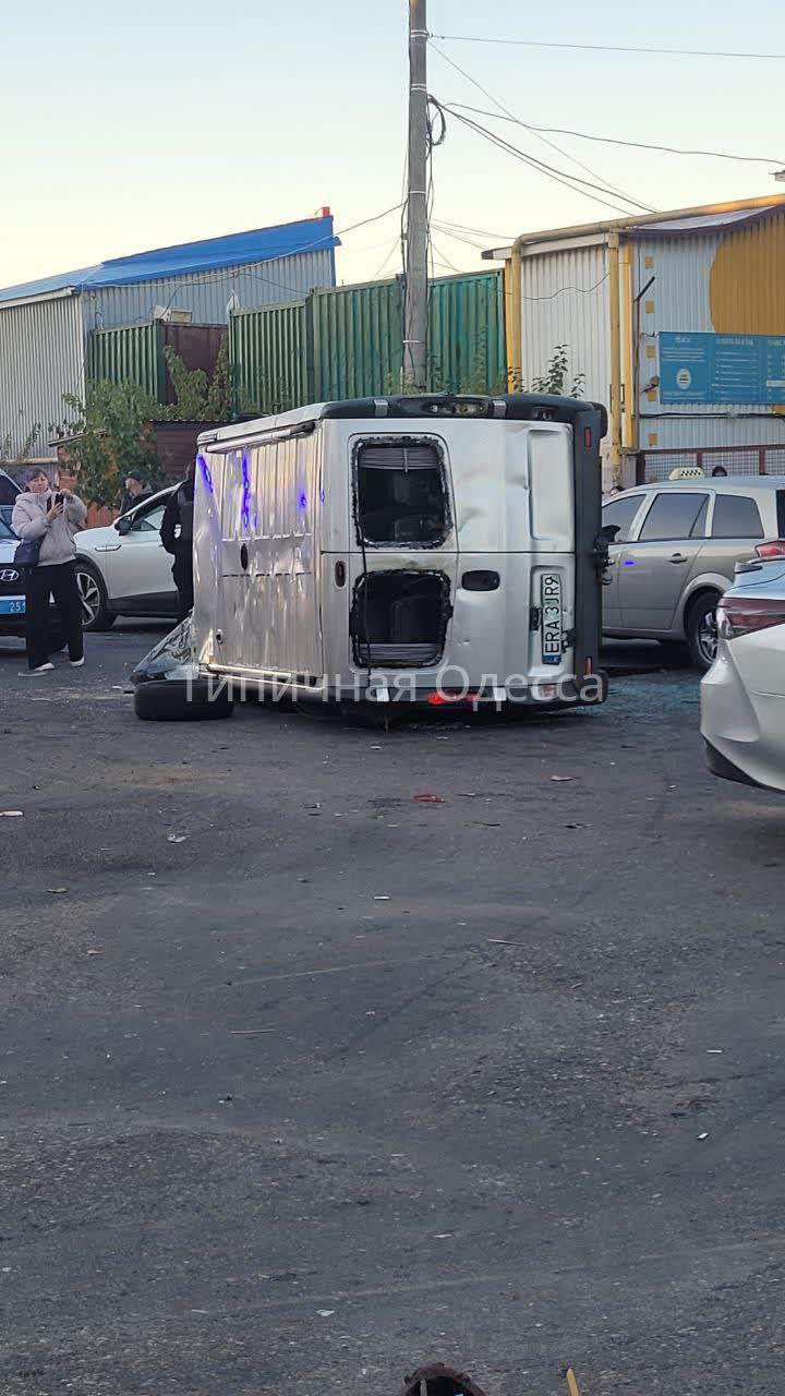 Между одесситами и ТЦК настоящие войны — местные жители вступают с ними в кулачные бои и переворачивают бусики Между одесситами и ТЦК настоящие войны — местные жители вступают с ними в кулачные бои и переворачивают бусики