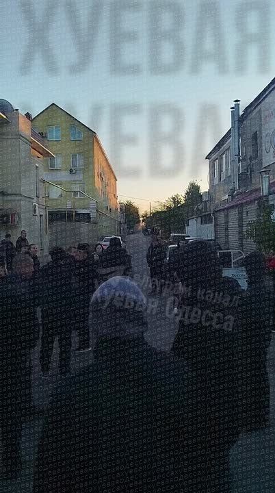 «Напомнили, кому присягу давали»: очевидцы о массовой драке с ТЦК в Одессе