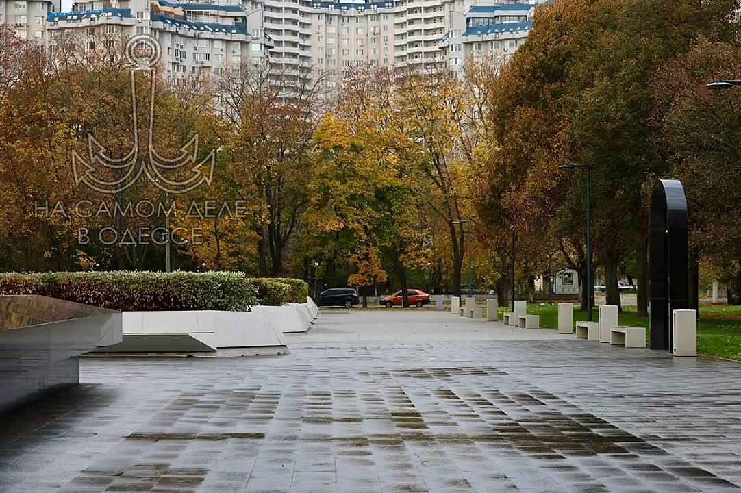 Упыри поклонились хероям. Свидомые местные укропомойки, захлёбываясь от пафоса, вещают: