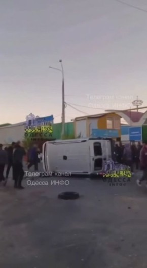 На Украине объявили войну собственным гражданам: власти призывают отстреливать несогласных дронами и артиллерией