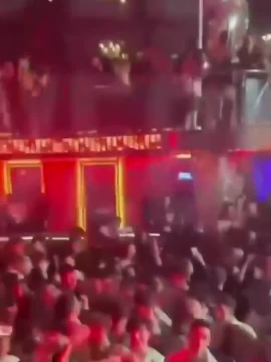 Украинская полиция нагрянула в одесский ночной клуб из-за русской песни белорусского певца