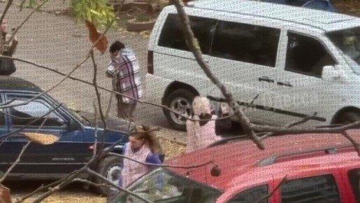 Обычный день в Одессе. Женщина попыталась открыть дверцу бусика ТЦК и тут же получила струю перца в лицо