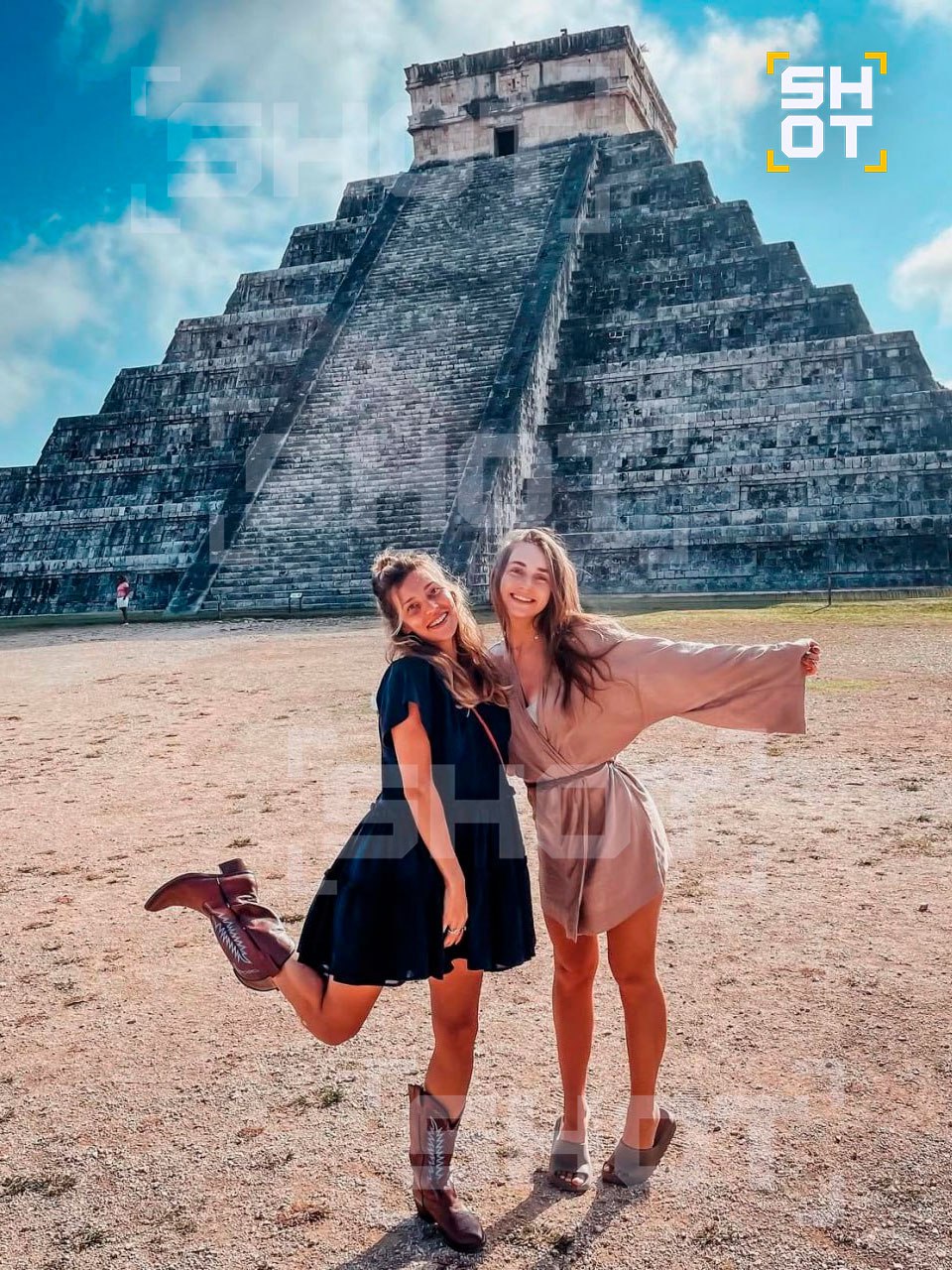 Сестра Регины Тодоренко начала продавать голые фото, чтобы заработать на Украине