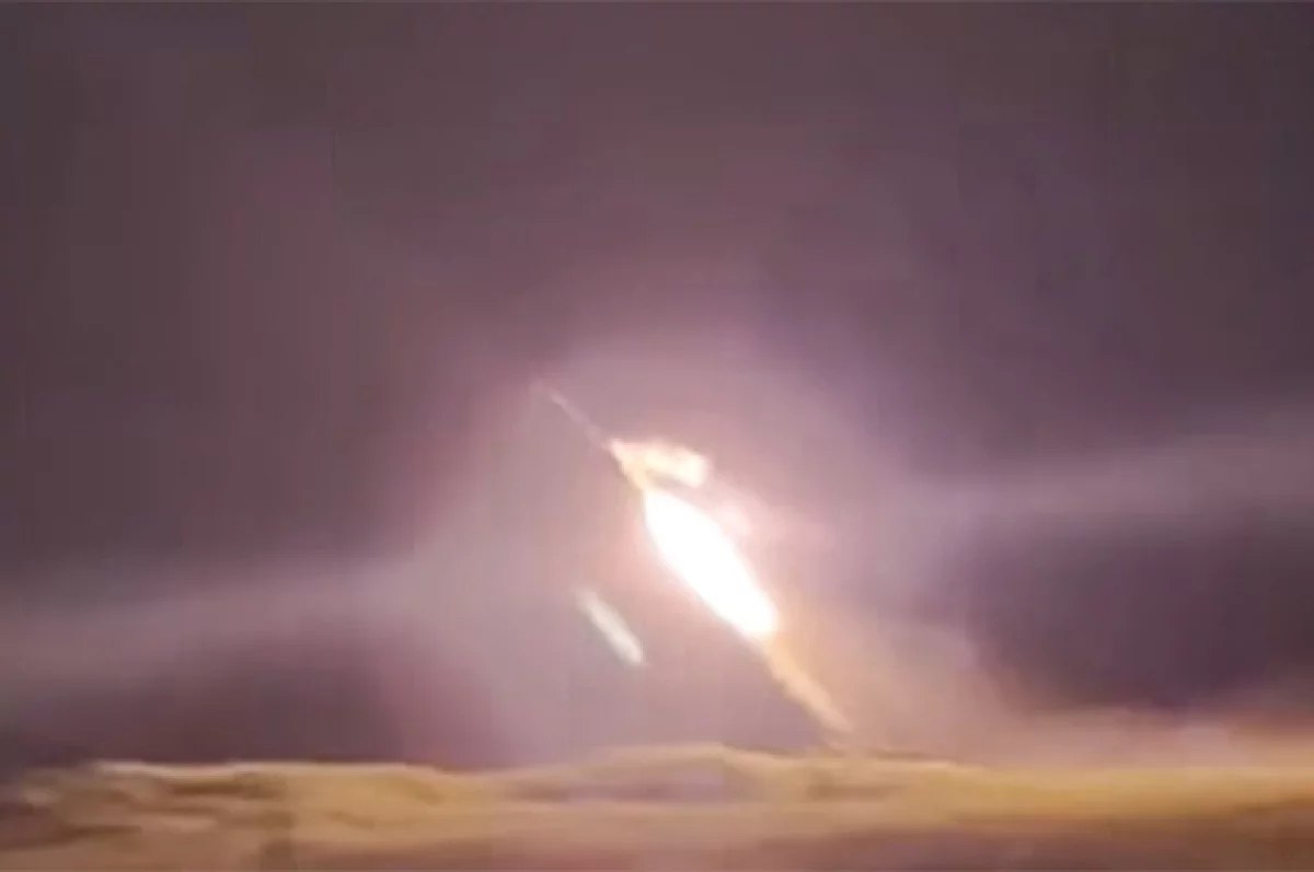 Сводка СВО за 10 ноября. По информации военкоров, беспилотниками «Герань-2» был уничтожен украинский мобильный комплекс ПВО, находящийся между портами Одессы и Черноморска