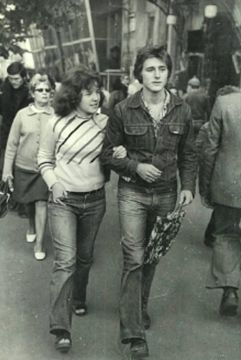 Рассматриваем одесскую молодежь на фотокарточках 70-90-х годов