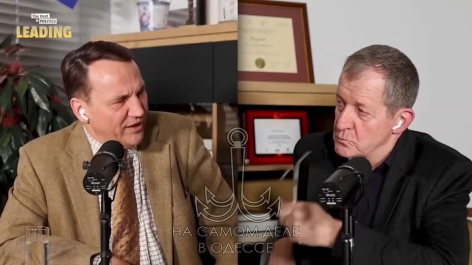 А он смешной. «Украина планирует войну на три года, а такие войны обычно длятся около десяти лет. Я не думаю, что Путин сможет выдержать это ещё три года», — ляпнул в интервью министр иностранных дел Польши Радослав Сикорский