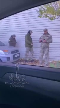 Б — безопасность. В Одессе парень, которого остановили ТЦКашники, бросил свой автомобиль и скрылся