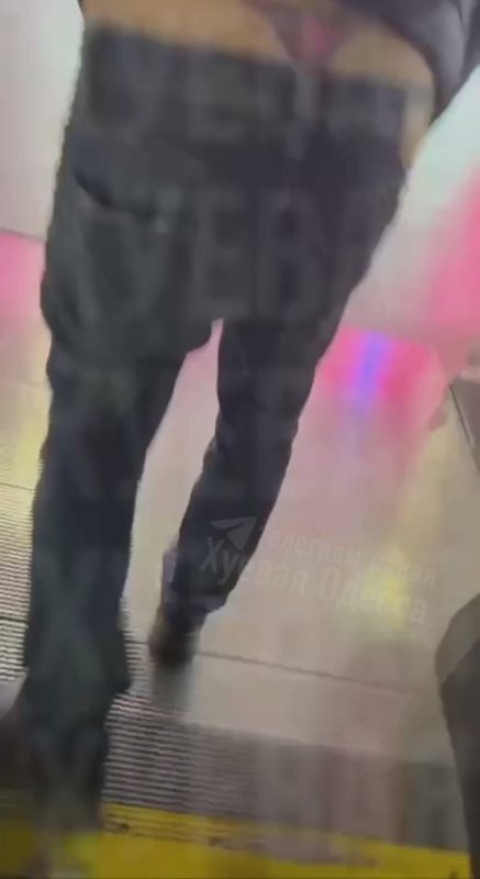 В Одессе обнаружили мужчину в веселых стрингах