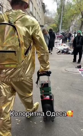 Девчата, налетай: в Одессе нашли золотого мужчину