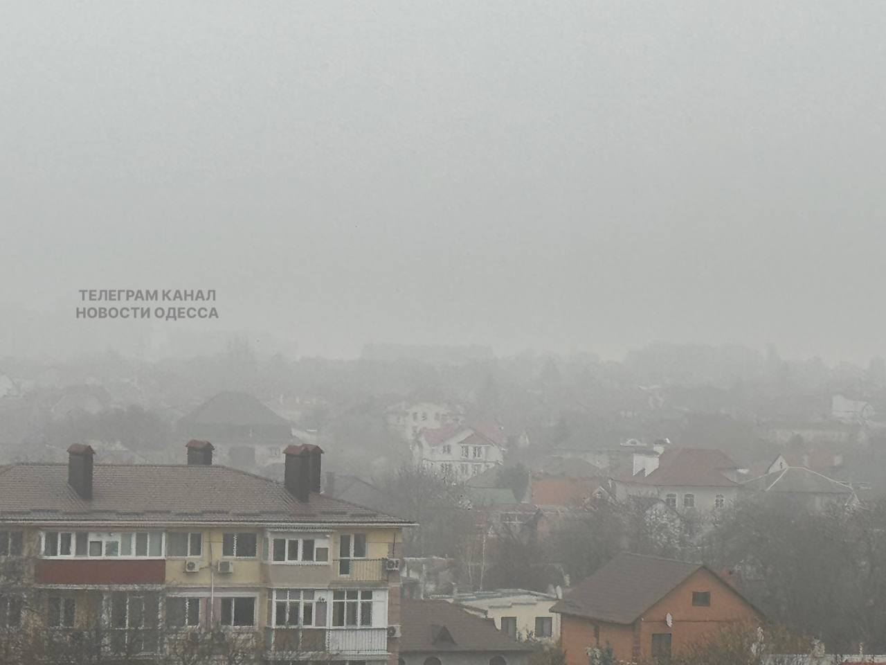 Одессу накрыло туманом, видимость на трассах стремится к нулю