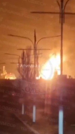Еще видео пожара в порту Измаила