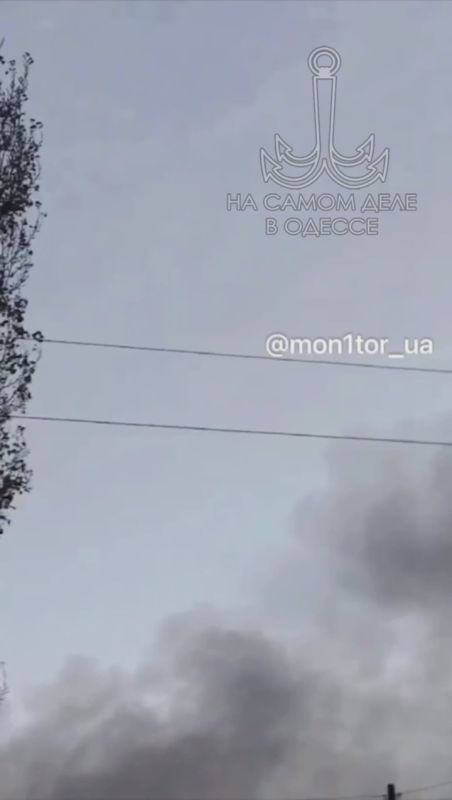 Ещё раз смотрим, как технично заходят на цель четыре «гераньки»